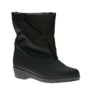NWB Toe Warmers Women Snow Boots